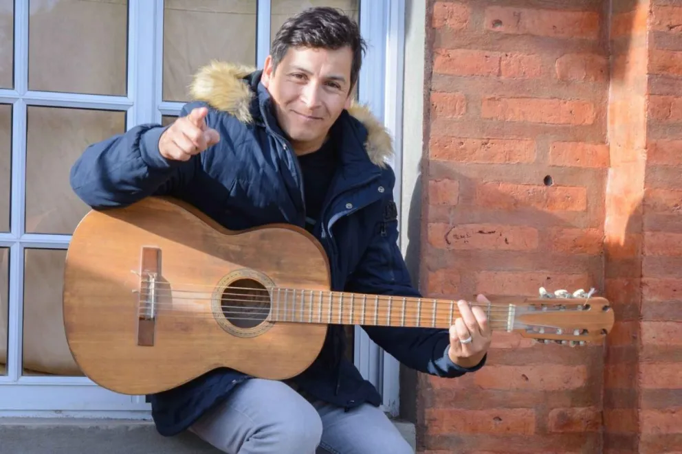 Jonatan García, compone canciones para artistas nacionales e internacionales