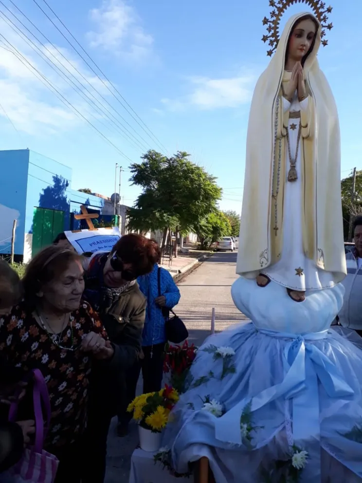 Devotos de la Virgen de Fátima marcharon ayer en su honor 