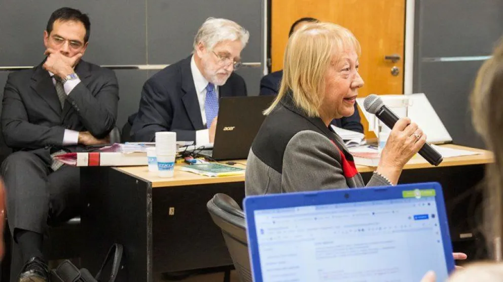 "La joven estuvo presa en el hospital local"