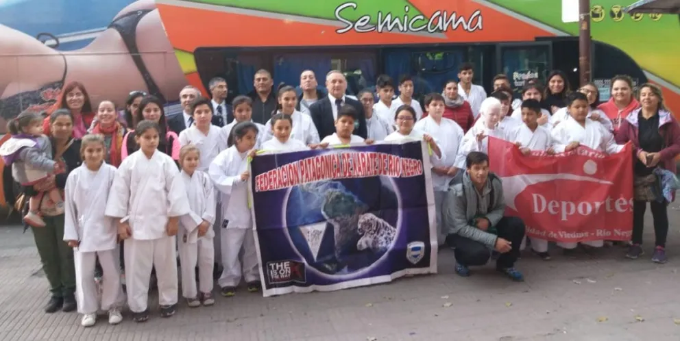 Muchas medallas para karatecas rionegrinos