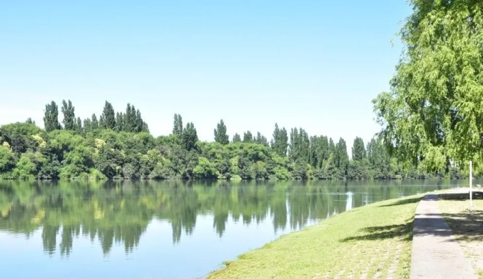 Vecinos piden apertura de baños públicos