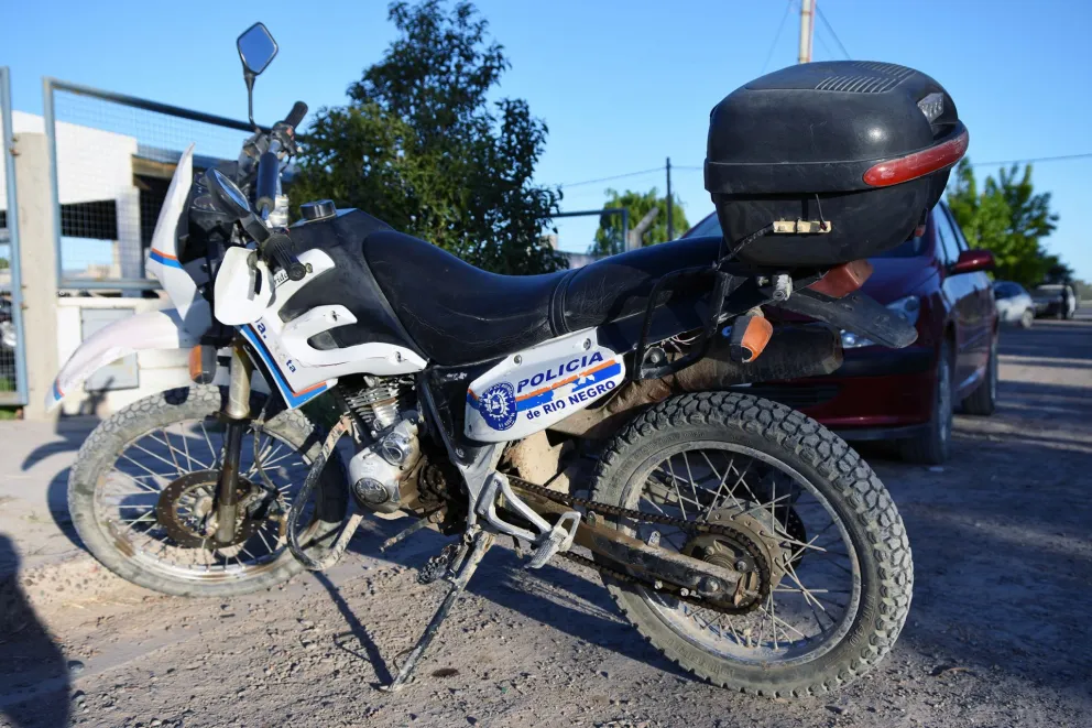 Circulaba en una moto robada y llegó hasta el Cementerio