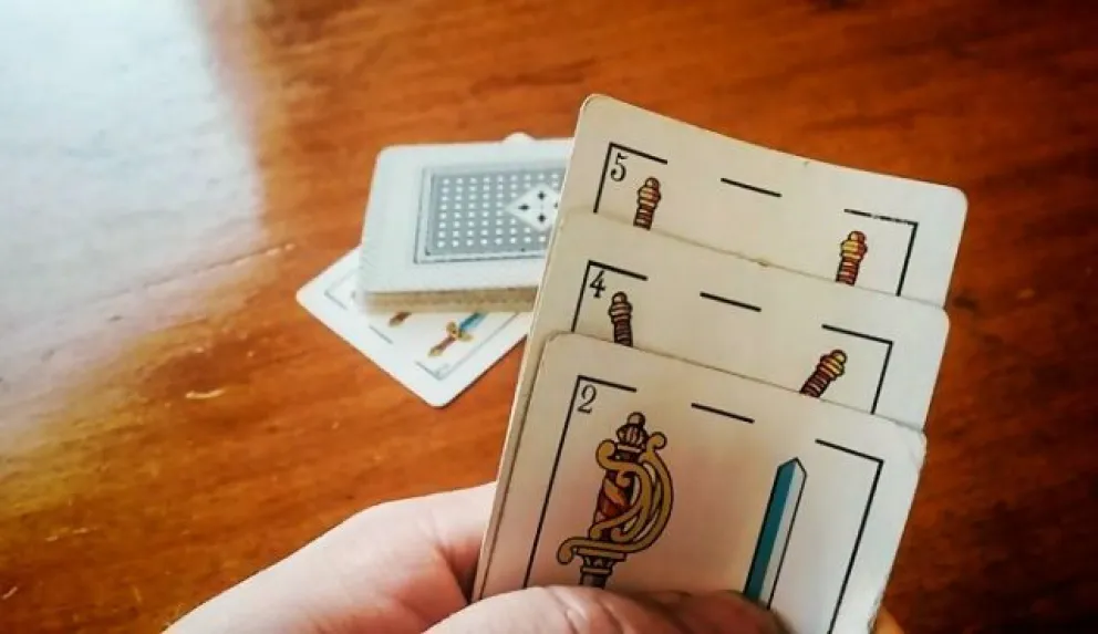 Olimpiadas en truco, sapo, escoba de 15 y lotería