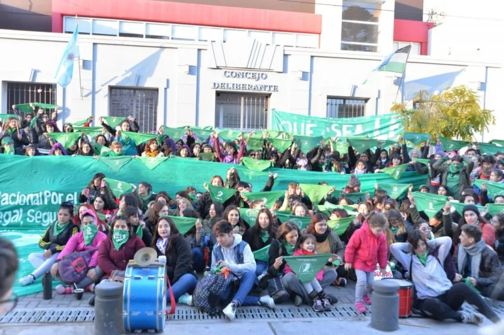 Imágenes de la marea verde en Viedma