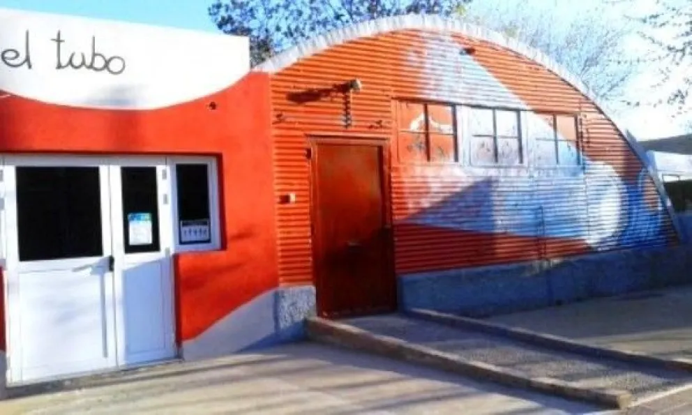 Se inaugura la Biblioteca Teatral de la sala El Tubo