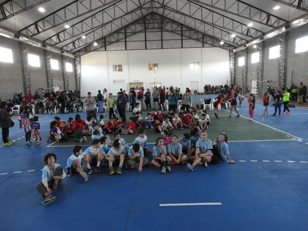 El handball se jugó en el Poli de Patagones