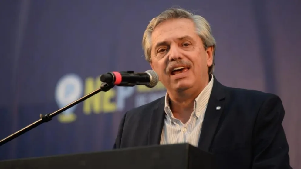 Alberto Fernández seguirá internado