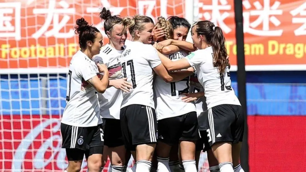 Alemania y España ganaron en la primera jornada