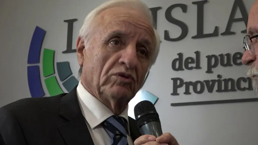 “La opción es populismo o República”