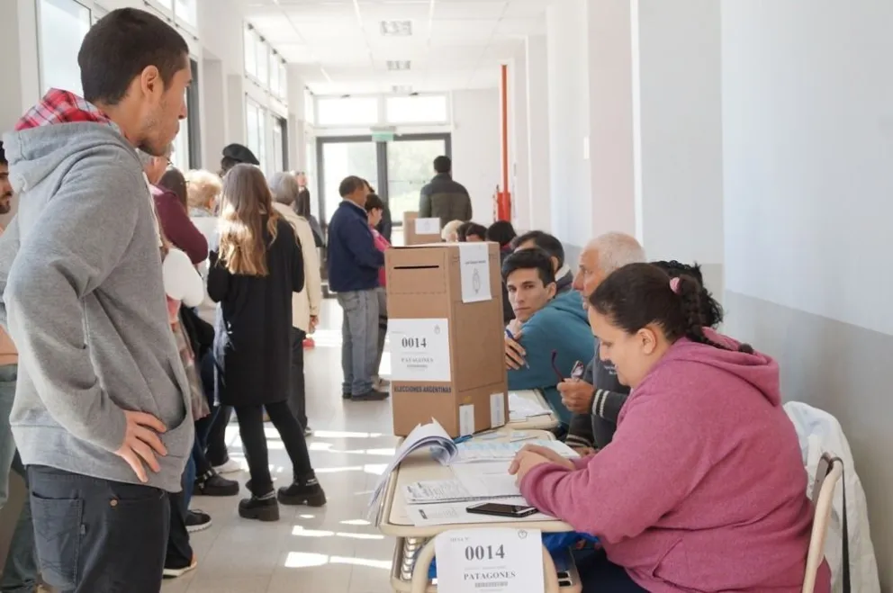Con las miras en agosto, los precandidatos comienzan a transitar la campaña