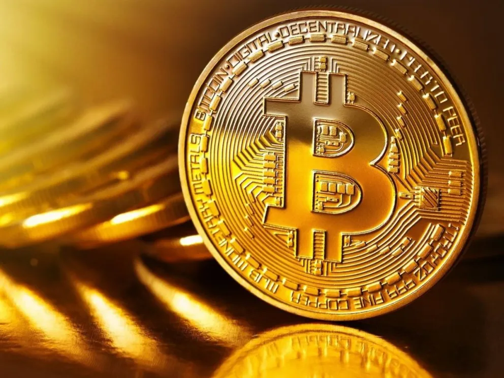 El Bitcoin no para de subir:  rompió la barrera de los USD 10.000