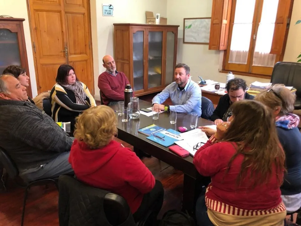 Acuerdan el pase a planta permanente de la totalidad de los empleados municipales
