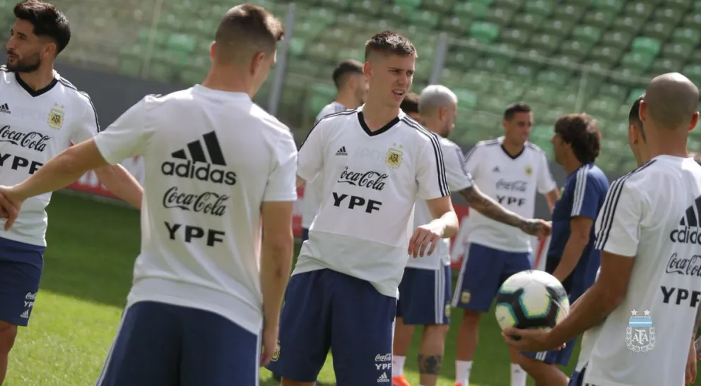 Scaloni piensa en dos cambios para enfrentar a Venezuela