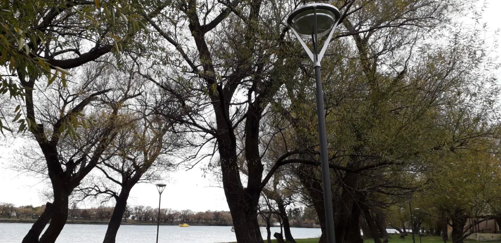 Realizan reconversión lumínica a LED en la Costanera