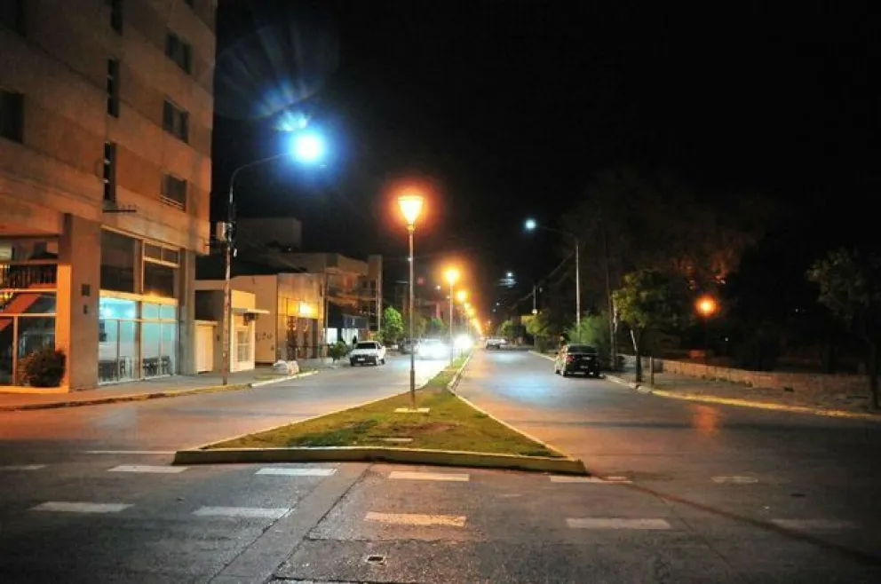 Se reconvertirán a LED luminarias en más de 200 cuadras de la ciudad