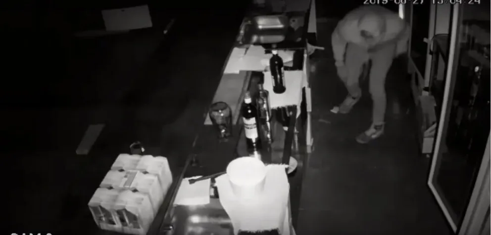 Un robo quedó registrado por las cámaras en Chao Pinto