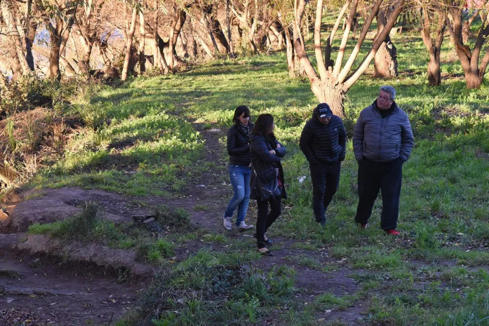 Avanzan en sectorizar la costanera de Viedma para otorgarle un espacio a los pescadores