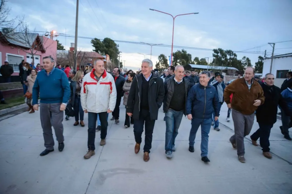 Por tramos, se concreta el asfalto del bulevar Moreno 