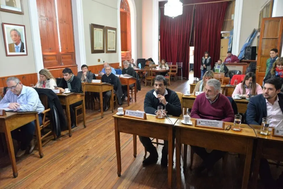 Zvenger puso a disposición su renuncia al Consejo del Deporte
