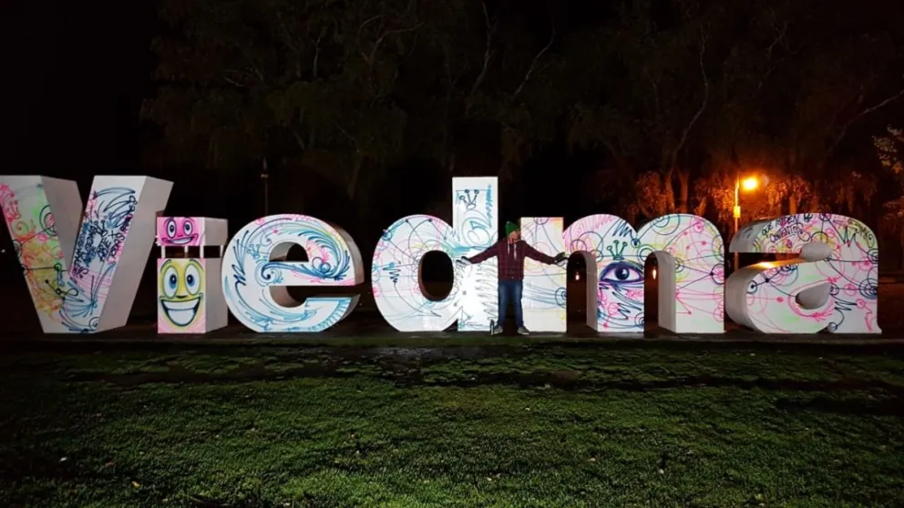 El cartel de Viedma volvió a llenarse de arte