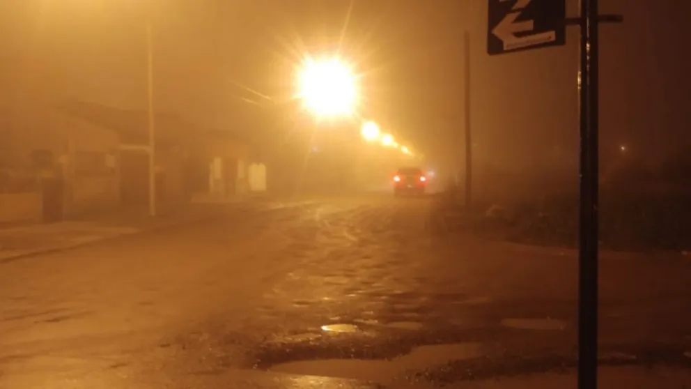 La ciudad está cubierta de niebla