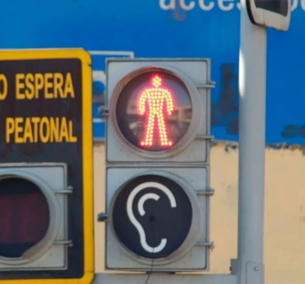 Proponen instalar semáforos sonoros