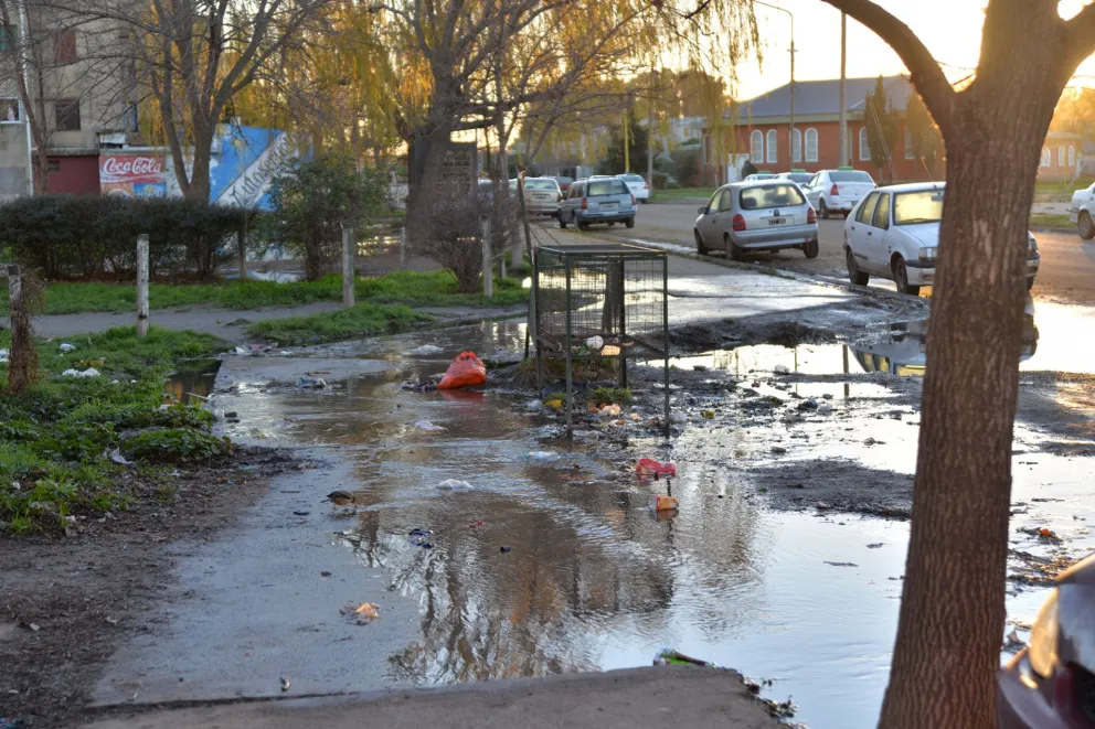 Vecinos del barrio Guido sin agua