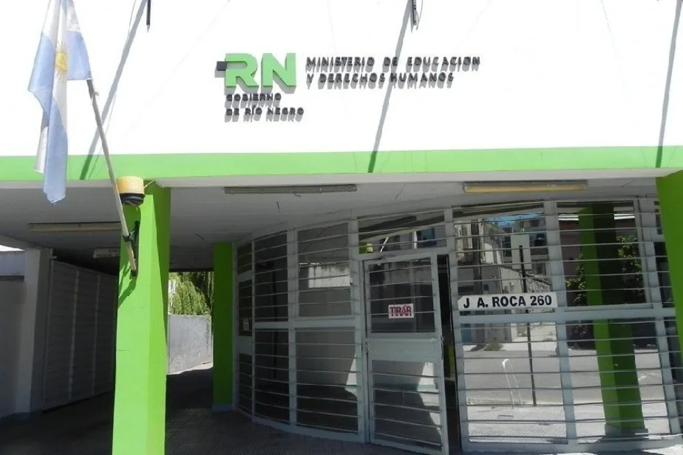 Casi 6 millones de pesos para calefaccionar escuelas