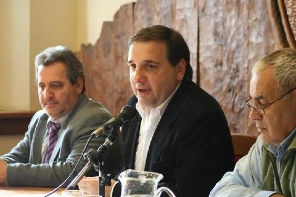 Cascón no insiste más y se baja de las PASO