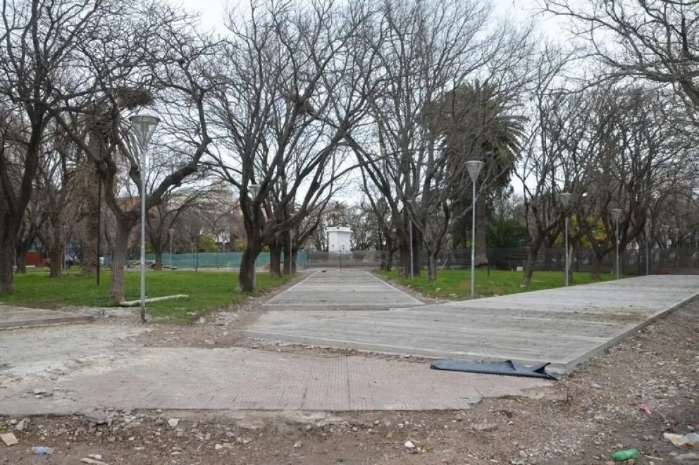 Avanzan las obras de puesta en valor de la plaza San Martín