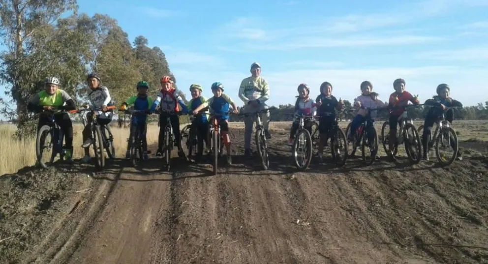 Un sábado a puro ciclismo con la "Vuelta al Hipódromo"