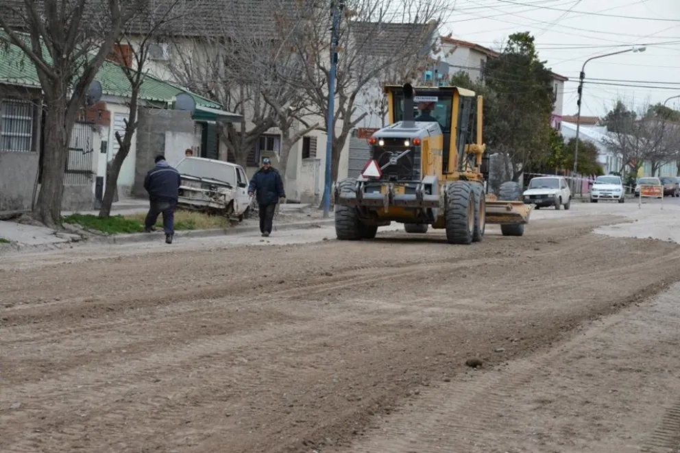 Asfaltan calles de las 1016 Viviendas