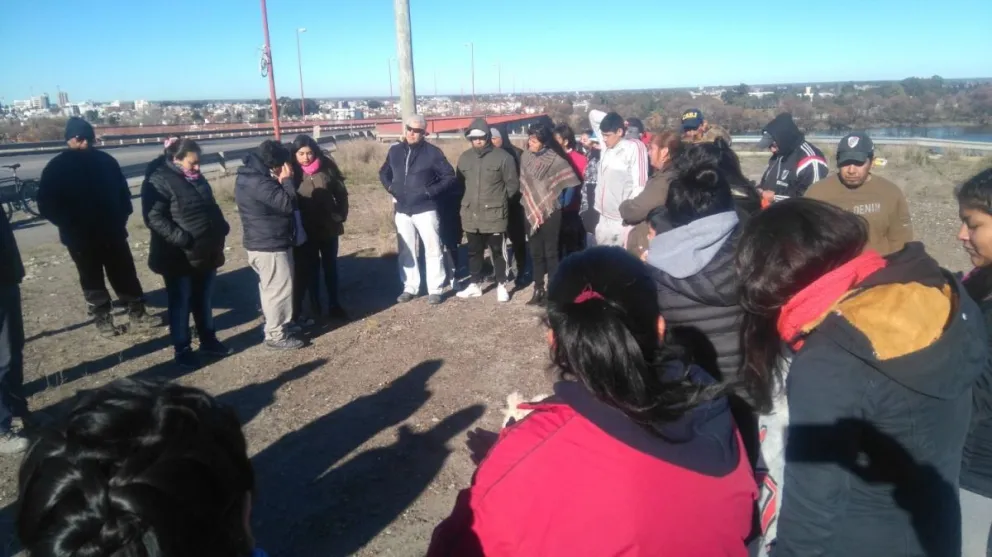 Pedido de justicia en el puente Basilio Villarino