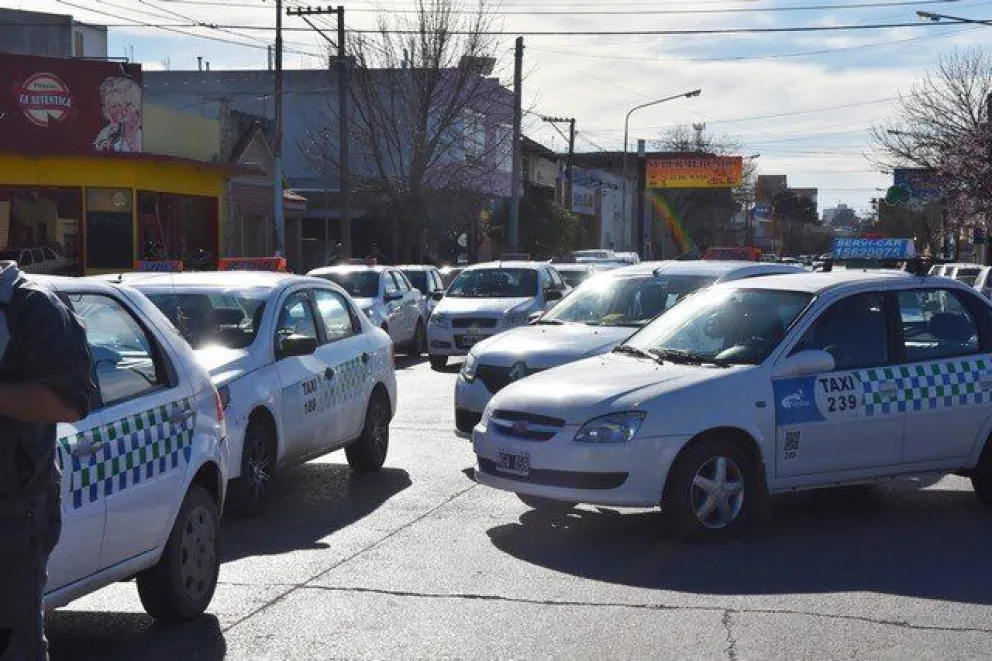 Le robaron a otro taxista