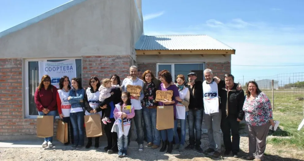 Coopteba inaugura nuevas viviendas en Carmen de Patagones