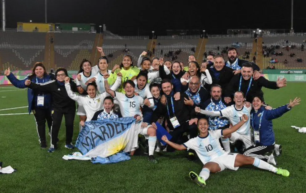 Argentina goleó a Paraguay y es finalista
