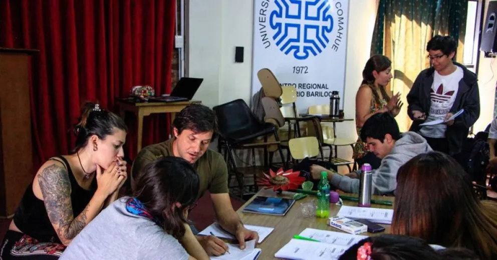 La UNCo Bariloche aprueba el uso del lenguaje inclusivo