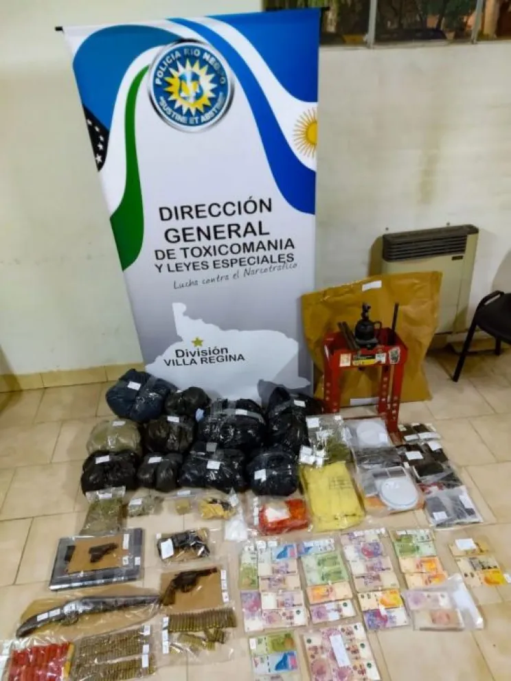 Secuestraron 12 kilos de marihuana y uno de cocaína