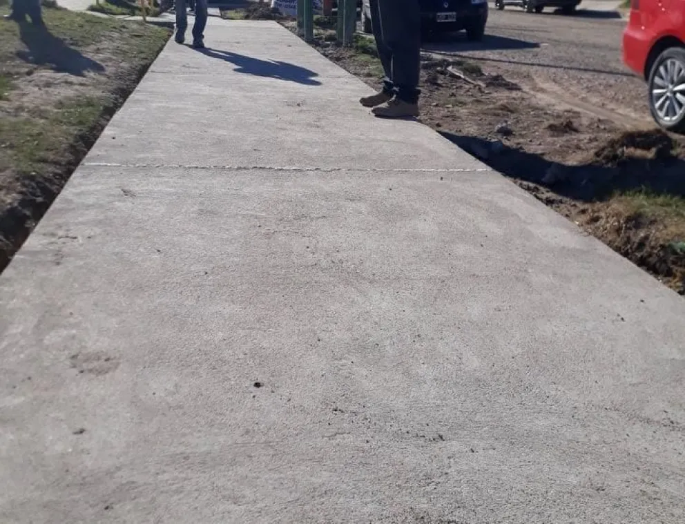 Avances en la construcción de veredas en Viedma
