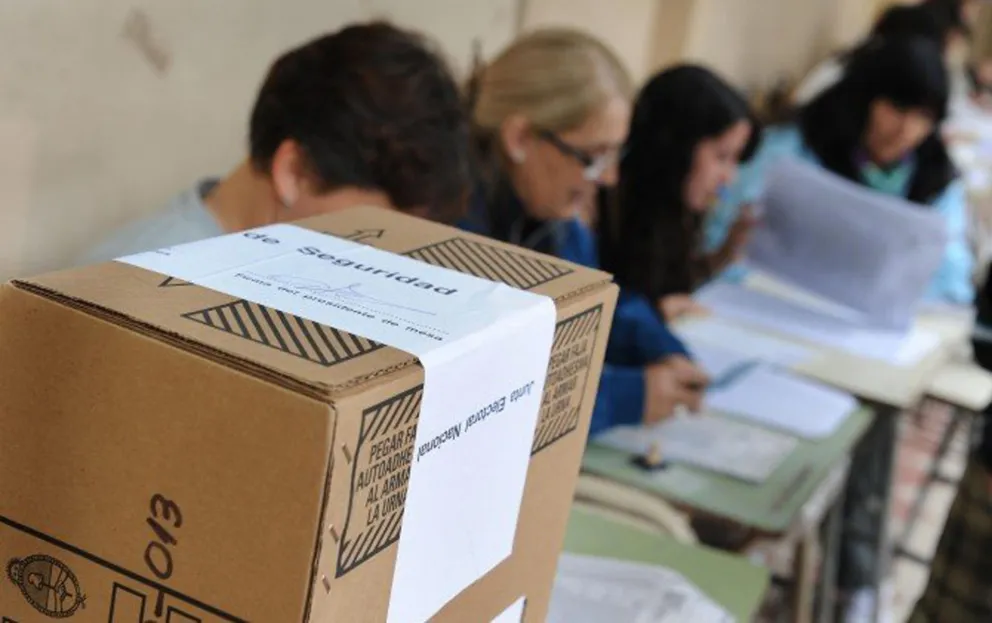 Comenzó el domingo de elecciones para los rionegrinos
