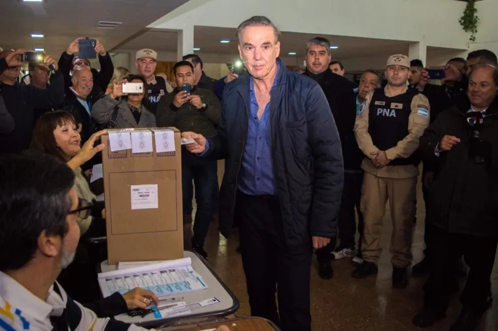Pichetto votó en Sierra Grande