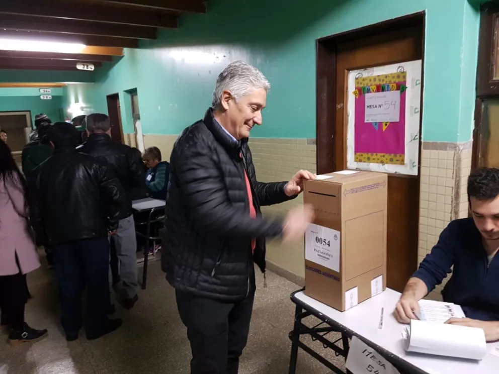 Zara está ganando en las primeras mesas escrutadas