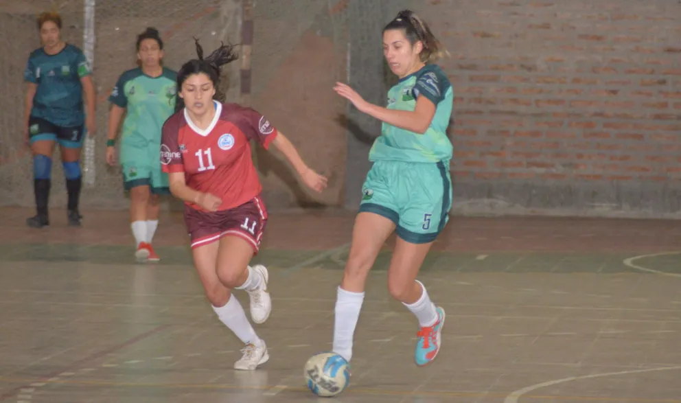 Puntapié inicial para las chicas