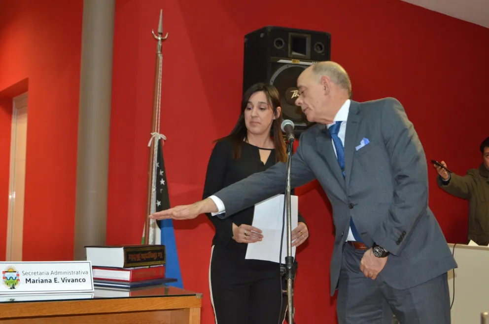 Francioni asumió como intendente de Viedma