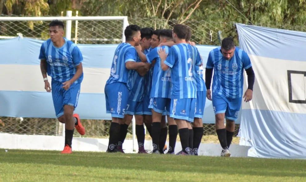 Jorge Newbery derrotó al último campeón