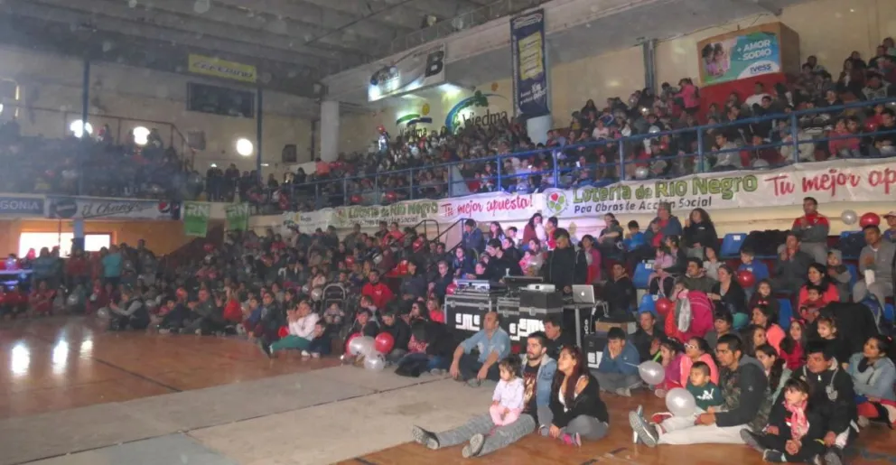Multitudinario festejo por el Día de la Niñez