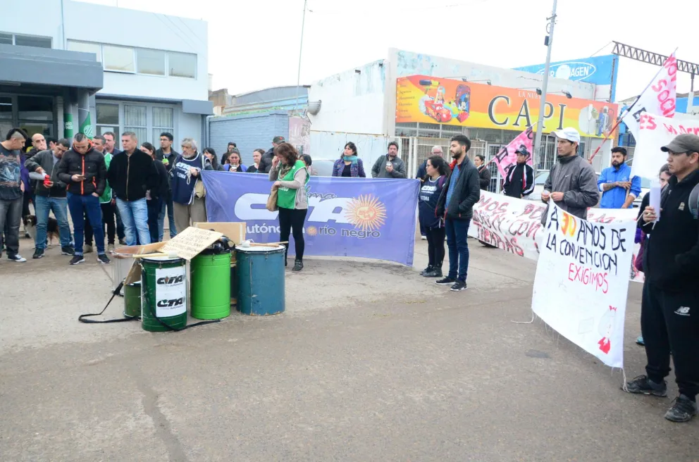 Protesta de la CTA frente a la SENAF