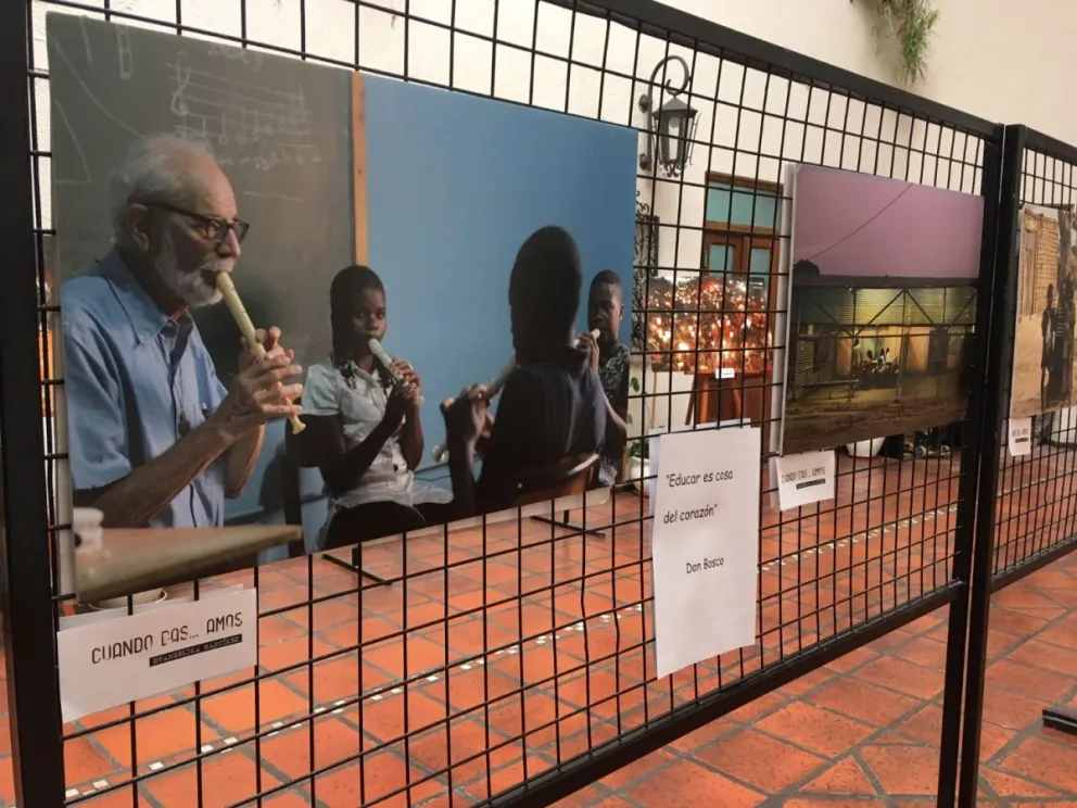 "Cuando das...AMAS" una muestra fotográfica que conecta