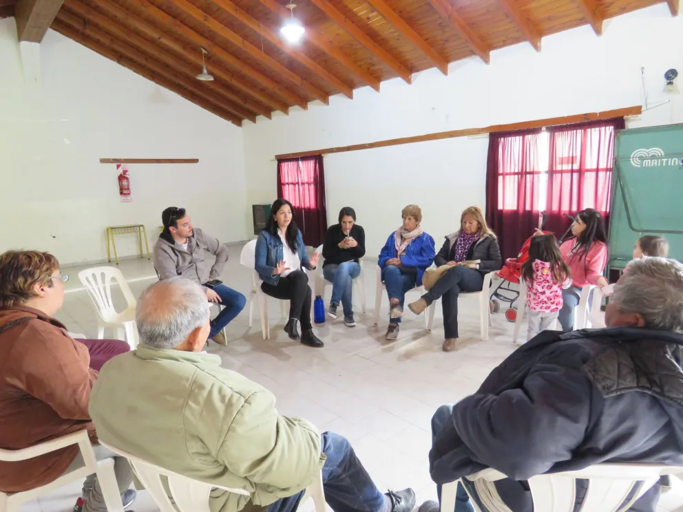 Rousiot quiere reactivar los consorcios en los barrios FONAVI