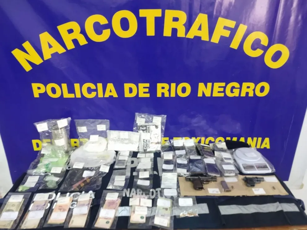 Desarticularon tres puntos de ventas de drogas en San Antonio